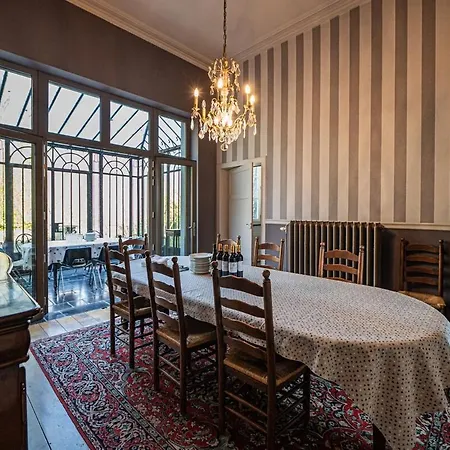 فيلة La Des Comtesses Montignies-sur-Roc