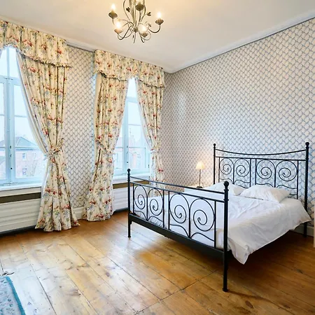 La Des Comtesses فيلة Montignies-sur-Roc