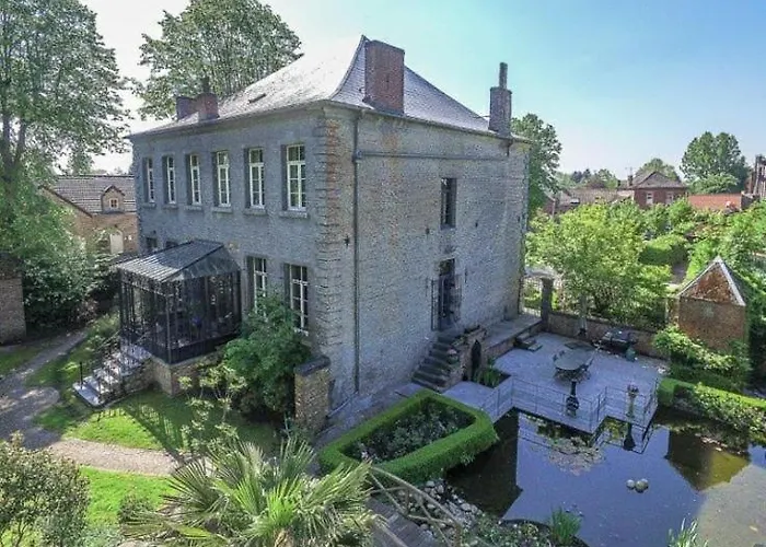 Le Chateau Des Comtesses فيلة Montignies-sur-Roc