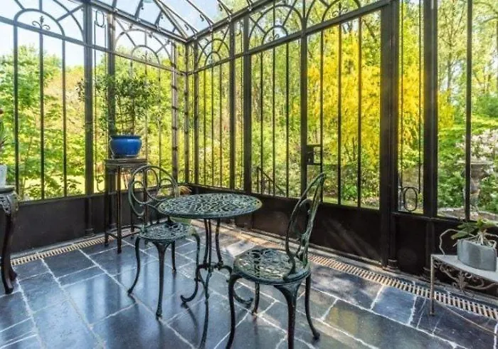 Le Chateau Des Comtesses *