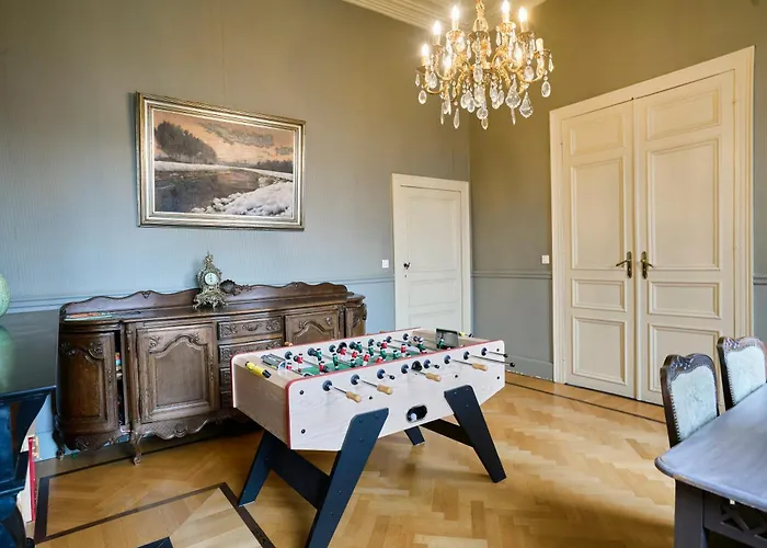 Le Château Des Comtesses * Montignies-sur-Roc