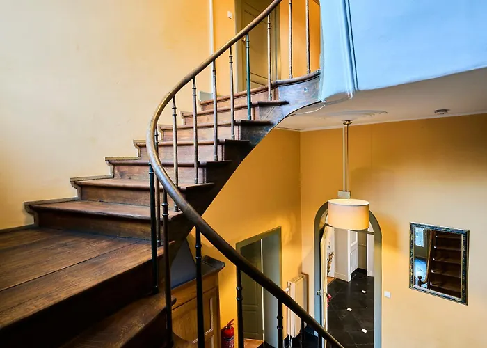 Le Château Des Comtesses Montignies-sur-Roc