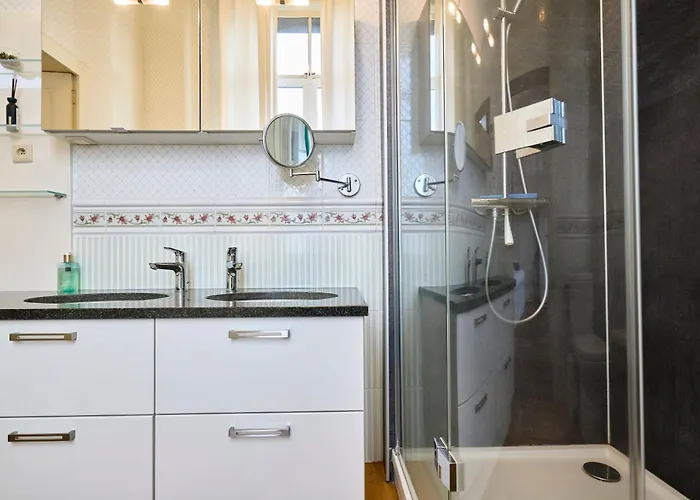 Le Château Des Comtesses Montignies-sur-Roc