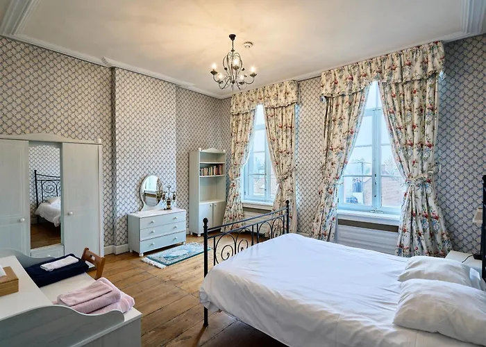 Le Château Des Comtesses * Montignies-sur-Roc